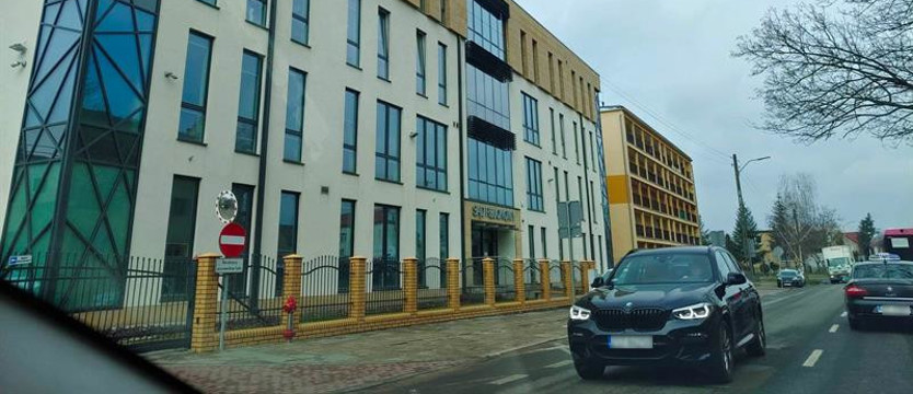 Zakazy sądowe go nie obchodzą. Skazany w trybie przyśpieszonym