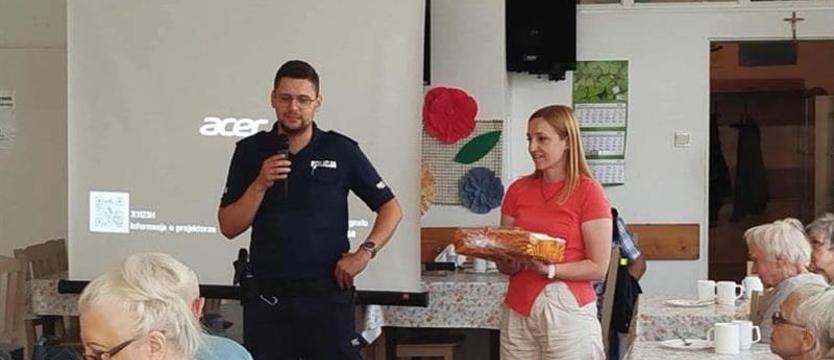 Przestroga przed fałszywym wnuczkiem. Policja wyprzedza oszustów