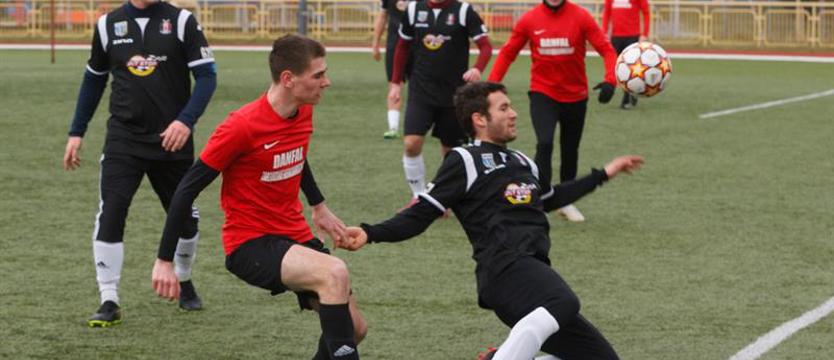 Piłka nożna. Dobre derby w Pucharze Prezesa ZZPN z „Kurierem"