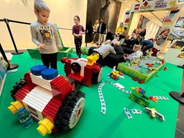 Dzień pod znakiem zabawy z LEGO