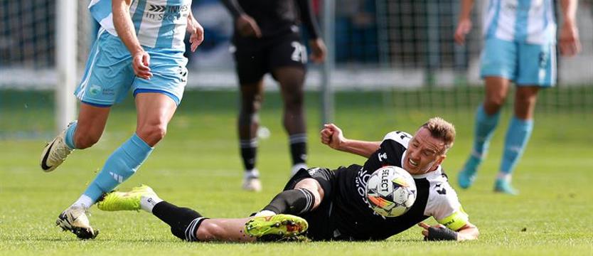 Piłka nożna. Świt zdobył cenne punkty