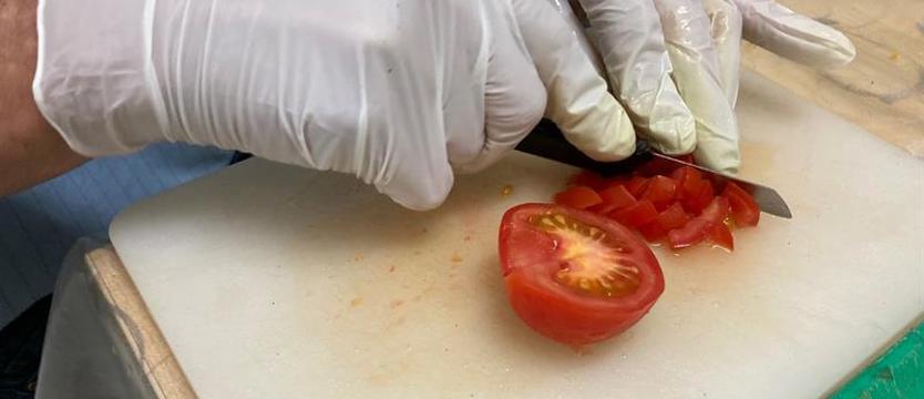 Więcej zatruć pokarmowych. Szczególnie niepokoją te w żłobkach i przedszkolach