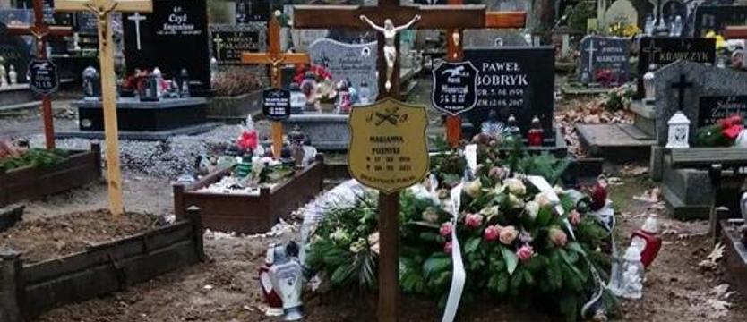 Śladem naszych publikacji. Krzyż (znów) na mogile