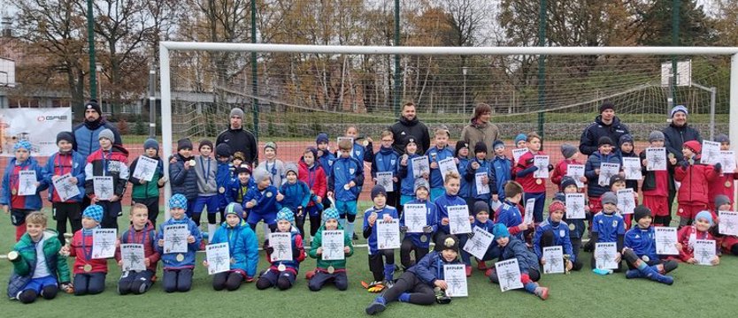 Młodzi piłkarze walczyli o medale i puchary