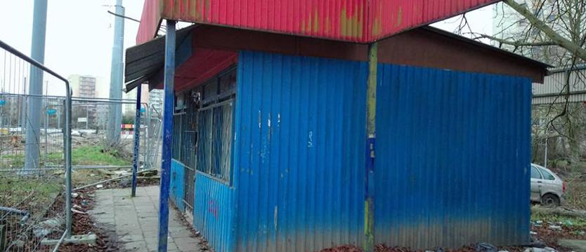 Nieestetyczna buda na Pomorzanach usunięta