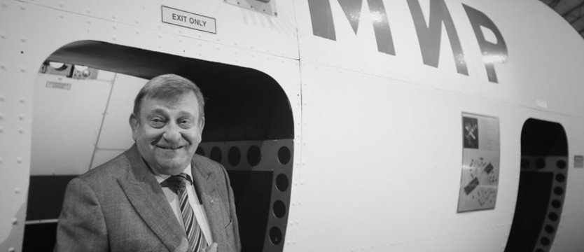 Zmarł Mirosław Hermaszewski, pierwszy polski astronauta