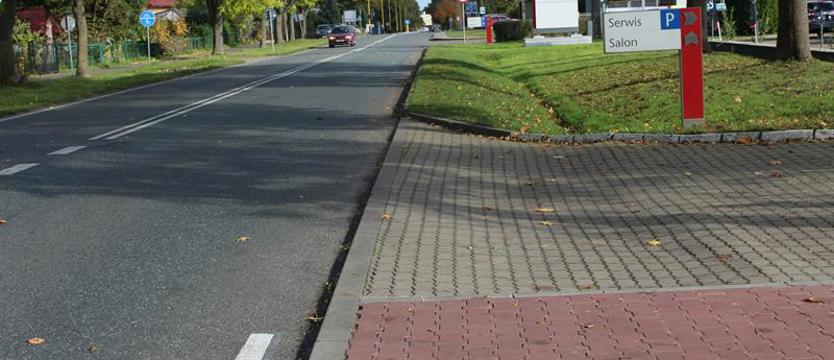 Interwencja "Kuriera". Jest market, nie ma pobocza i „zebry”