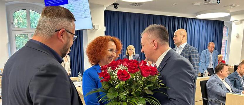 Prezydent Świnoujścia z absolutorium. Radnych niepokoi sytuacja demograficzna