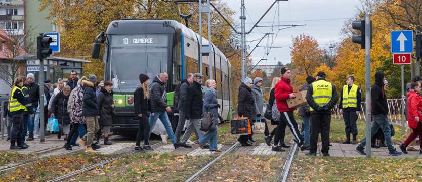 Zmiany w komunikacji miejskiej i czasowa organizacja ruchu