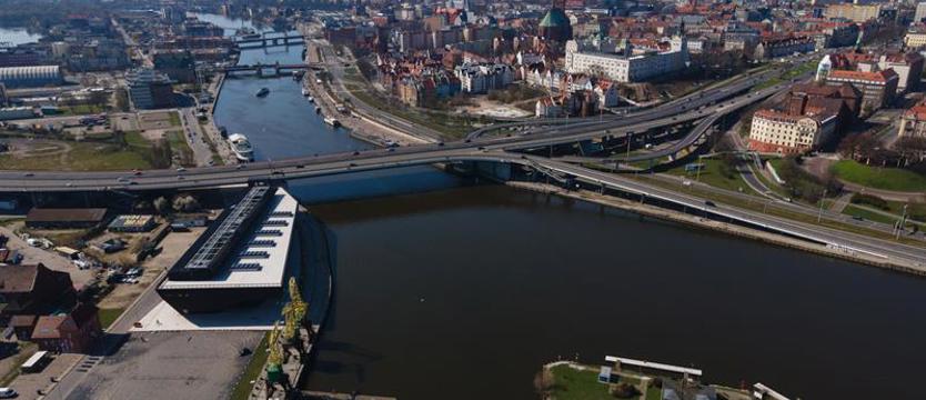Odra w Szczecinie blisko stanu ostrzegawczego