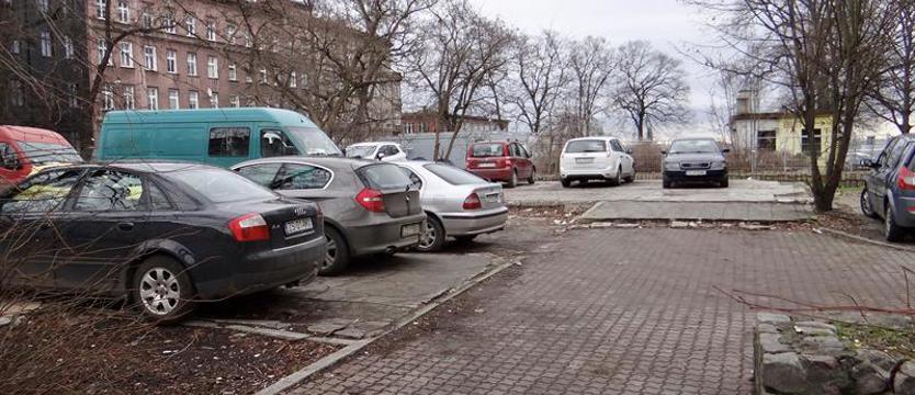 Plac Zawiszy Czarnego – plany i rzeczywistość