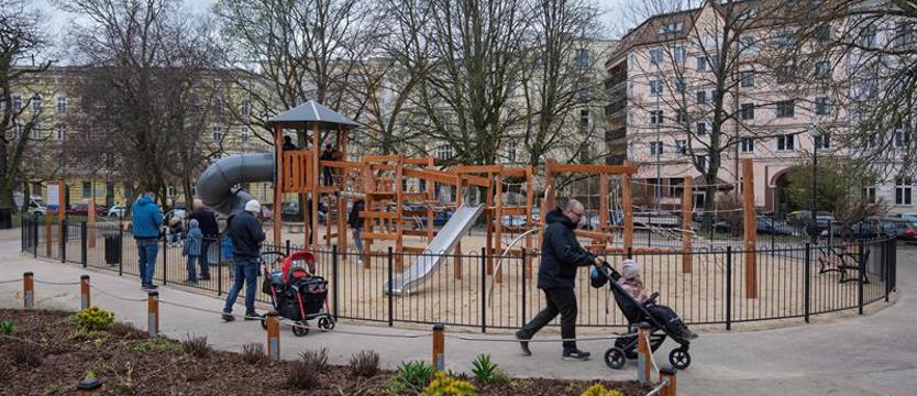 Nowy plac zabaw w Parku Andersa. Strefa rekreacji otwarta