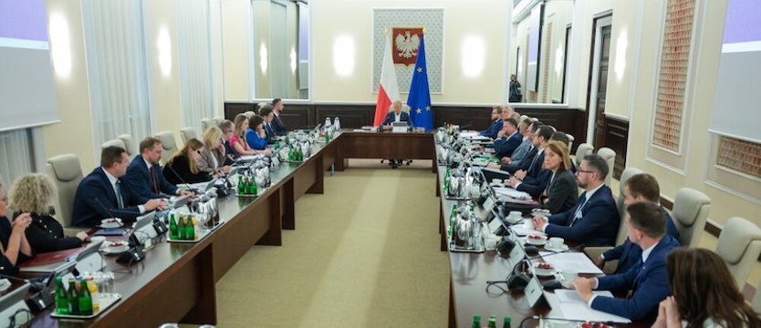 Rada Ministrów przyjęła projekt wliczający umowy cywilnoprawne do stażu pracy