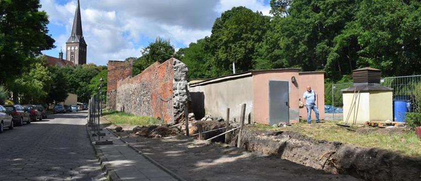 Odbudowują mury obronne w Stargardzie