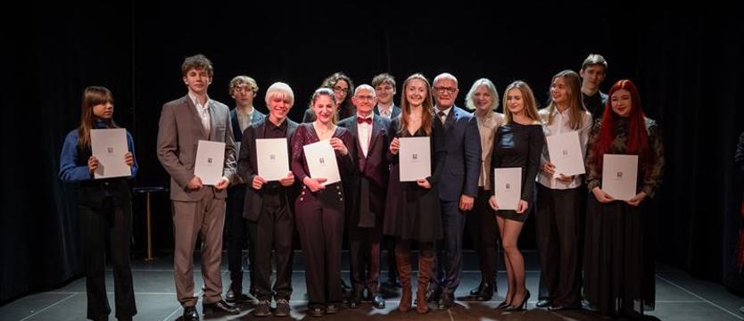 Stypendia Artystyczne przyznane. Dla najlepszych uczniów i studentów za talent i osiągnięcia