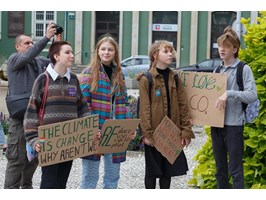 Młodzi protestują dla klimatu