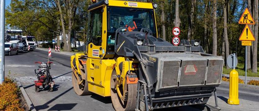 Ostatni asfalt na Bezrzeczu. Koniec slalomu