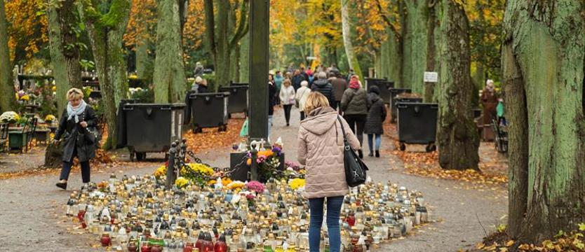 Dzień Zaduszny na szczecińskich cmentarzach
