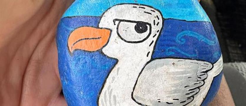Miej oczy dookoła głowy. Uważaj na kamienie!