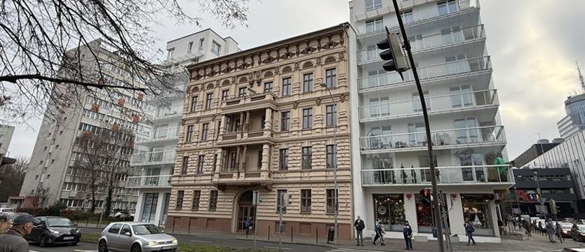 Morderstwo przy Malczewskiego. Policja na tropie sprawcy (zdjęcia)