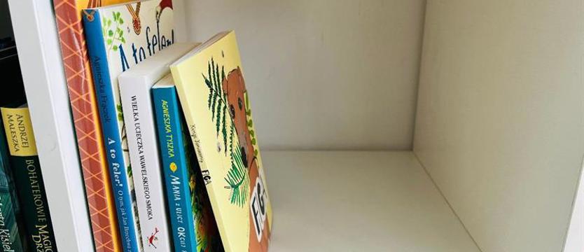 Zawieszone książki. Można wspomóc czytelników z Ukrainy