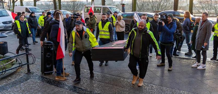 Rolnicy mają dość. Będzie więcej blokad