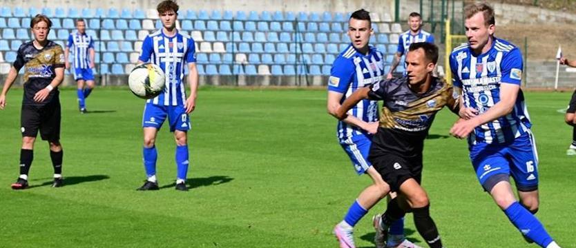 Piłka nożna. W IV lidze Flota jeszcze bez awansu...