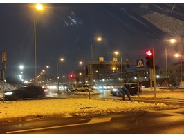Zderzenie samochodów na skrzyżowaniu Wszystkich Świętych i Krasińskiego w Szczecinie