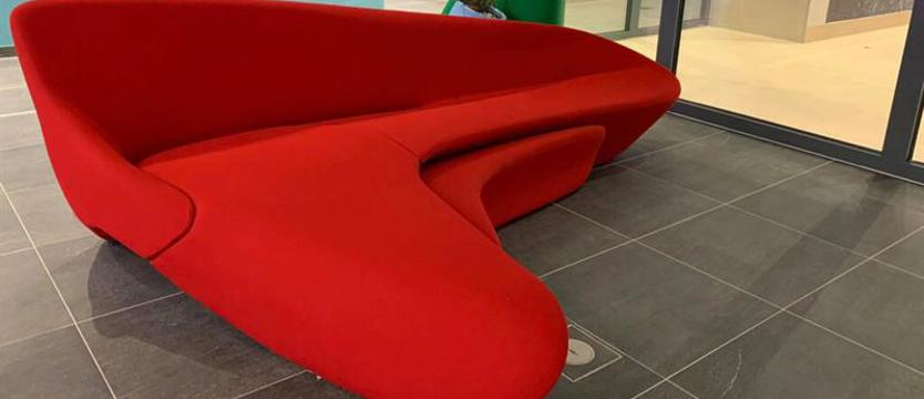 Sofa podzieliła mieszkańców