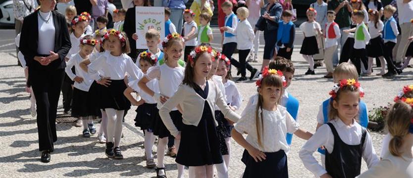 Polonezem pożegnali przedszkole