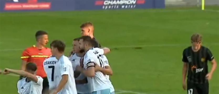 Piłka nożna. Kotwica poszła w górę...