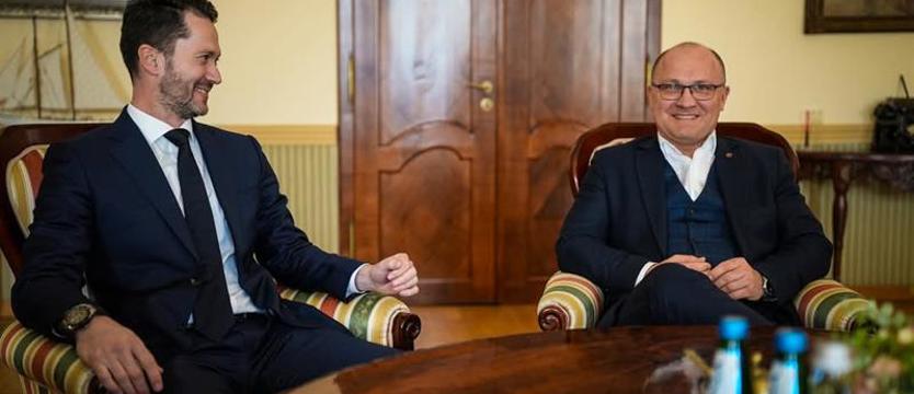 Piłka nożna. Wypadek piłkarzy Pogoni, spotkanie prezydenta z prezesem i oczekiwanie na transfery