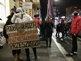 Symboliczny przemarsz w Szczecinie. "Za Kobiety! Za Wolność!"