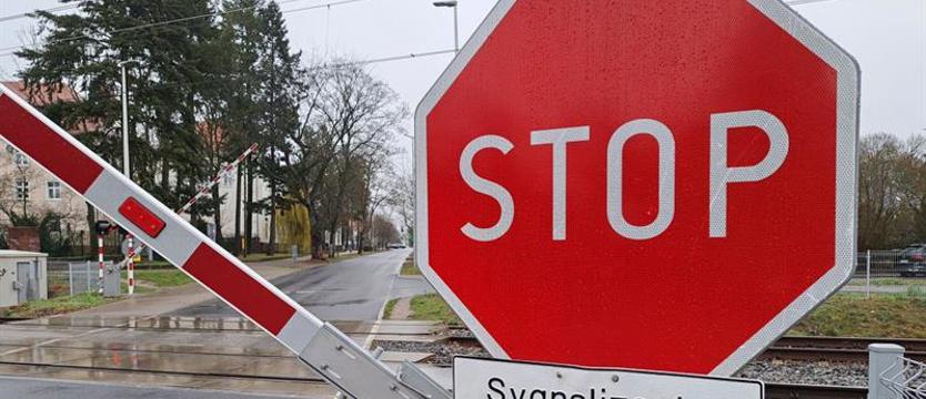 Czasowe zmiany w funkcjonowaniu przejazdu w ciągu ulicy Lindego