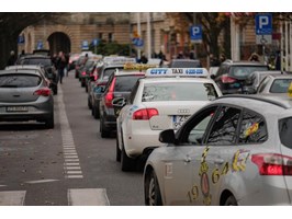 Protest i mandaty dla taksówkarzy w Szczecinie