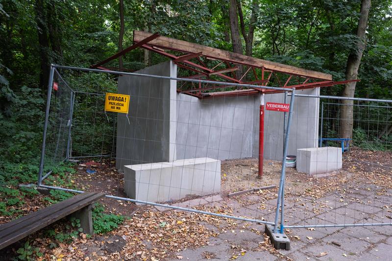 Ремонт старейшей в Szczecin автобусной остановки продлен до конца сентября 2026 года