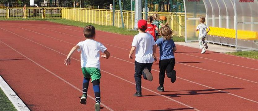 Otyłość stwierdzano nawet u rocznych dzieci. Większość młodych z tego nie wyrośnie