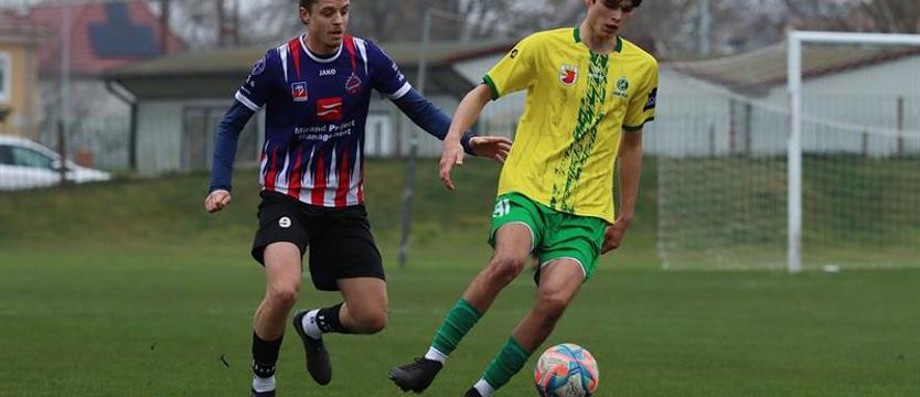 Piłka nożna. W IV lidze szczecińska Iskierka lepsza od Chemika Police