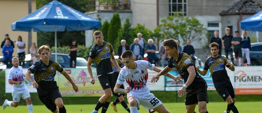 Piłka nożna. Piąta wygrana Iskierki