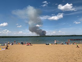 Trwa dogaszanie pożaru lasu w okolicach wsi Witnica