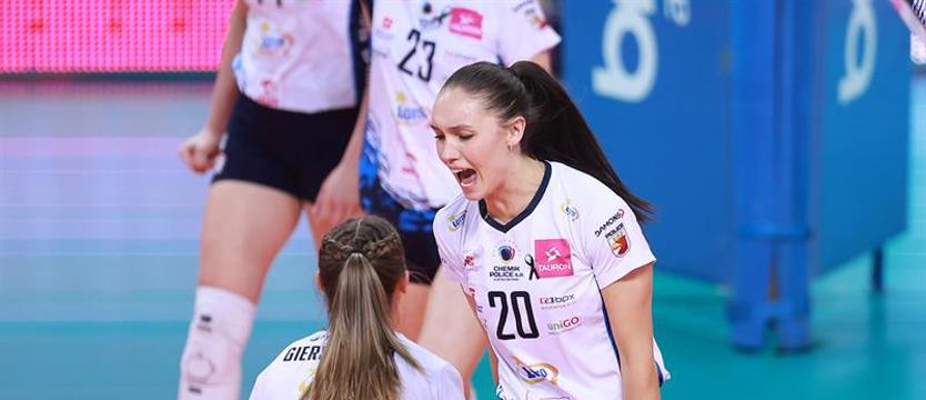 Siatkówka. Chemik w przebudowie
