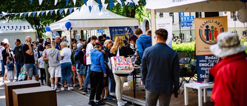 Najpierw dyktando, potem zabawa. Uniwersytet świętuje