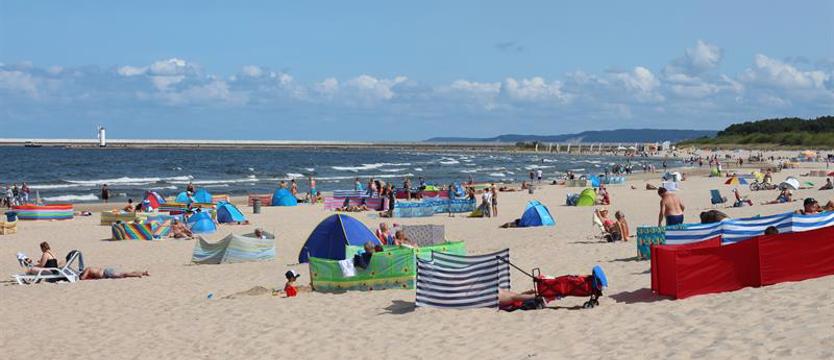 Przez tunel na najpiękniejszą plażę w Polsce. Świnoujście odebrało nagrodę