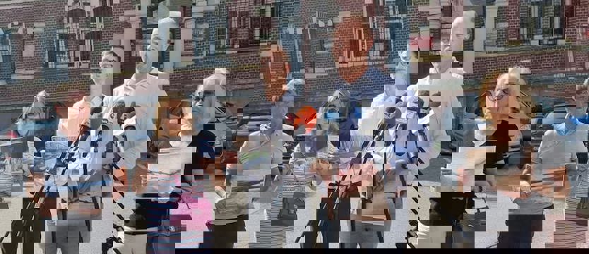 Policja wyjaśnia sprawę przeciętych przewodów hamulcowych w aucie kandydata do Senatu