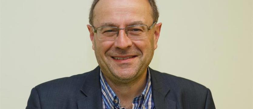 Polaryzacja polityczna jest jak zaraza. „Tusk i Kaczyński wykazali się niebywałym talentem w budowaniu struktur partyjnych”