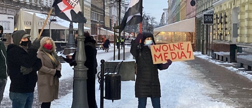 Strajk Kobiet wspiera protest niezależnych mediów 