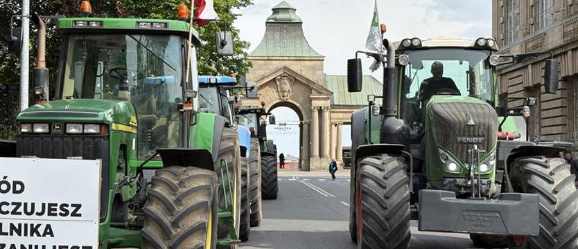 Rolnicy zawieszają protest w Szczecinie. Pojadą na granicę polsko-niemiecką