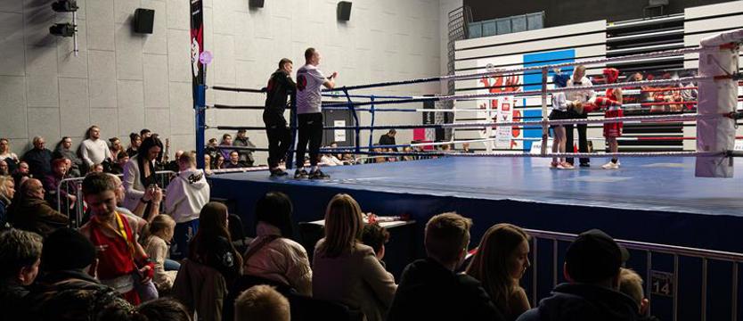 Boks. Wspaniałe zwycięstwo sportu nad używkami