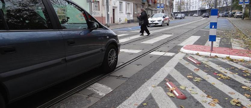 ZDiTM ogłosił przetarg. Będzie jaśniej na przejściach dla pieszych
