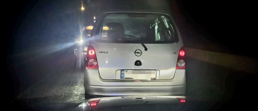 Bez prawa jazdy, pod wpływem i z tablicami z innego auta